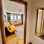 Orange 3 Fast Wifi 1gbs 85'tv Netflix Hbo Disney+ Skyshowmax Apartment *