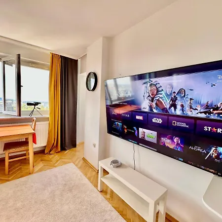 아파트 Orange 3 Fast Wifi 1gbs 85'tv Netflix Hbo Disney+ Skyshowmax 바르샤바