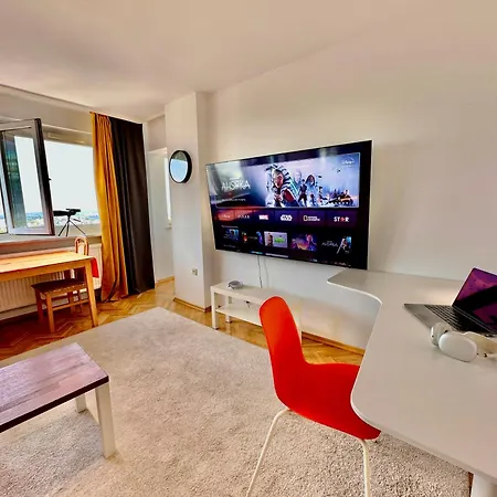 Apartament Orange 3 Fast Wifi 1gbs 85'tv Netflix Hbo Disney+ Skyshowmax